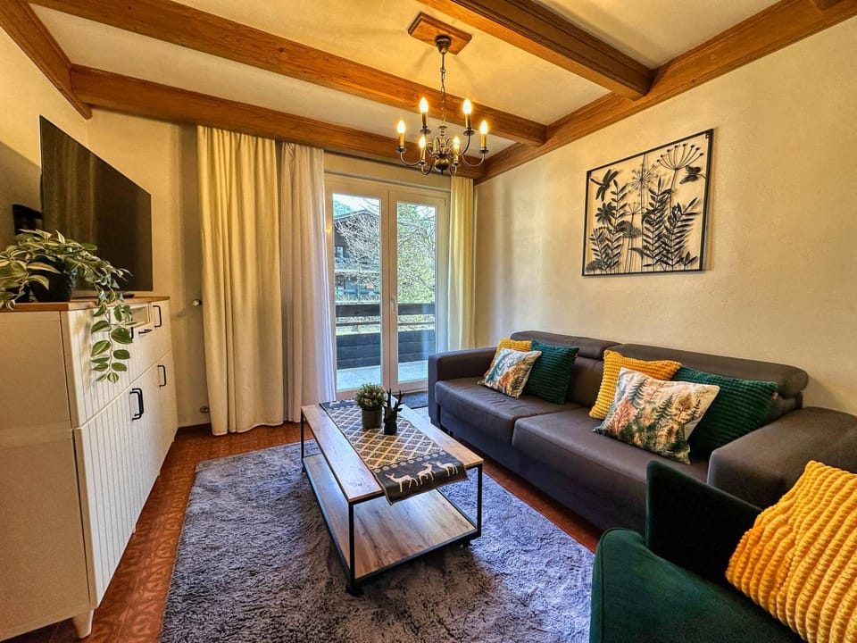 TV and multimedia, Balcony/Terrace, Living room, Photo of the whole room, Inner courtyard view