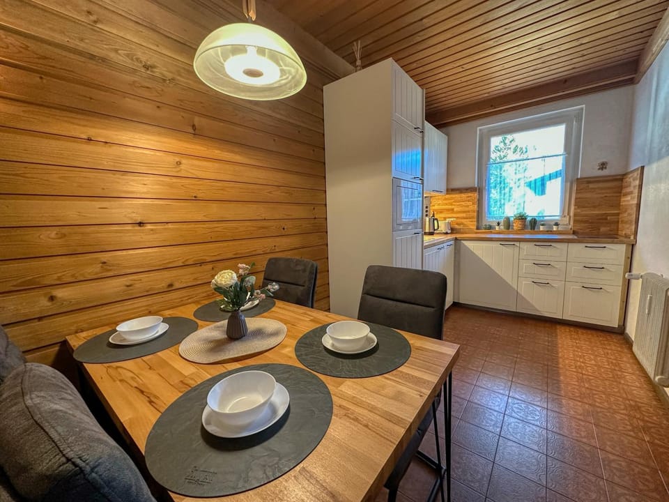 Dining area, kitchen