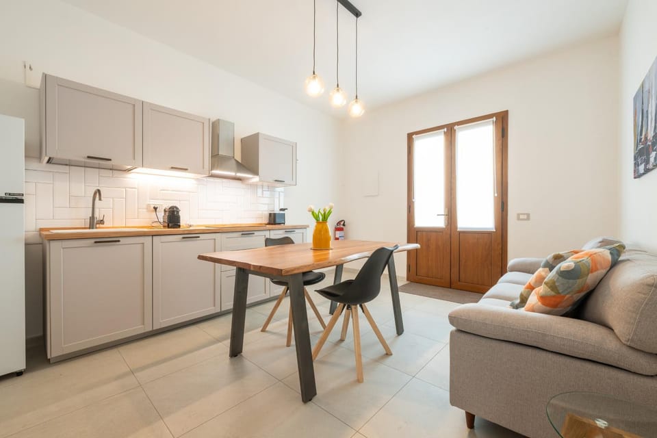 Property building, Kitchen or kitchenette, Living room