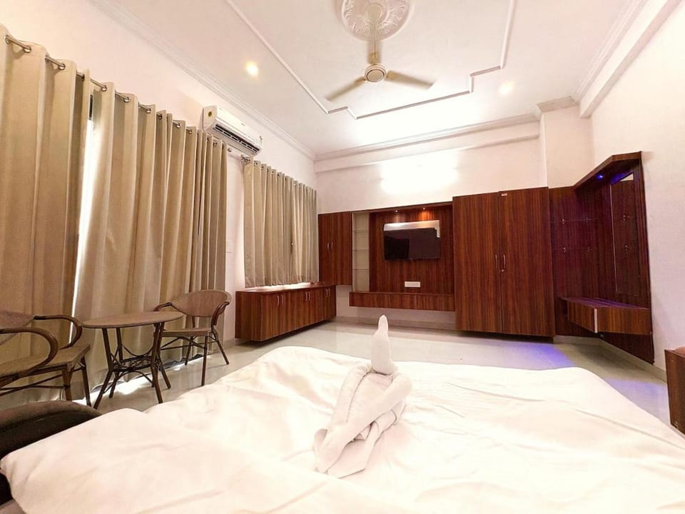 Hill view by SGOH 5bhk luxury villa private pool Villa in Rajasthan