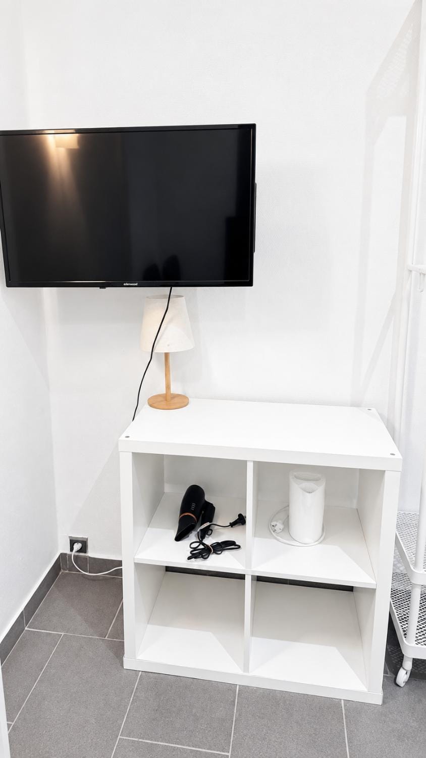 Transit 2B Center-Station-Airport Apartment in Charleroi