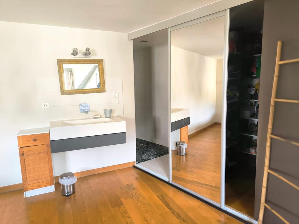 Le spacieux - centre ville Apartment in Provence-Alpes-Côte d'Azur