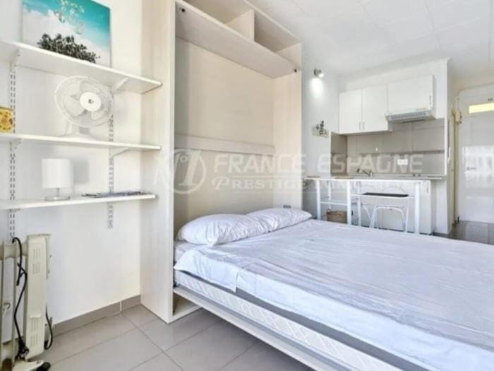 Estudio a 30 m. de la playa/PKG comunitario AV 12 Apartment in Roses