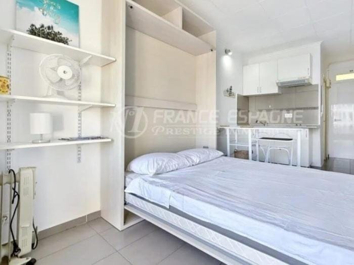 Estudio a 30 m. de la playa/PKG comunitario AV 12 Apartment in Roses