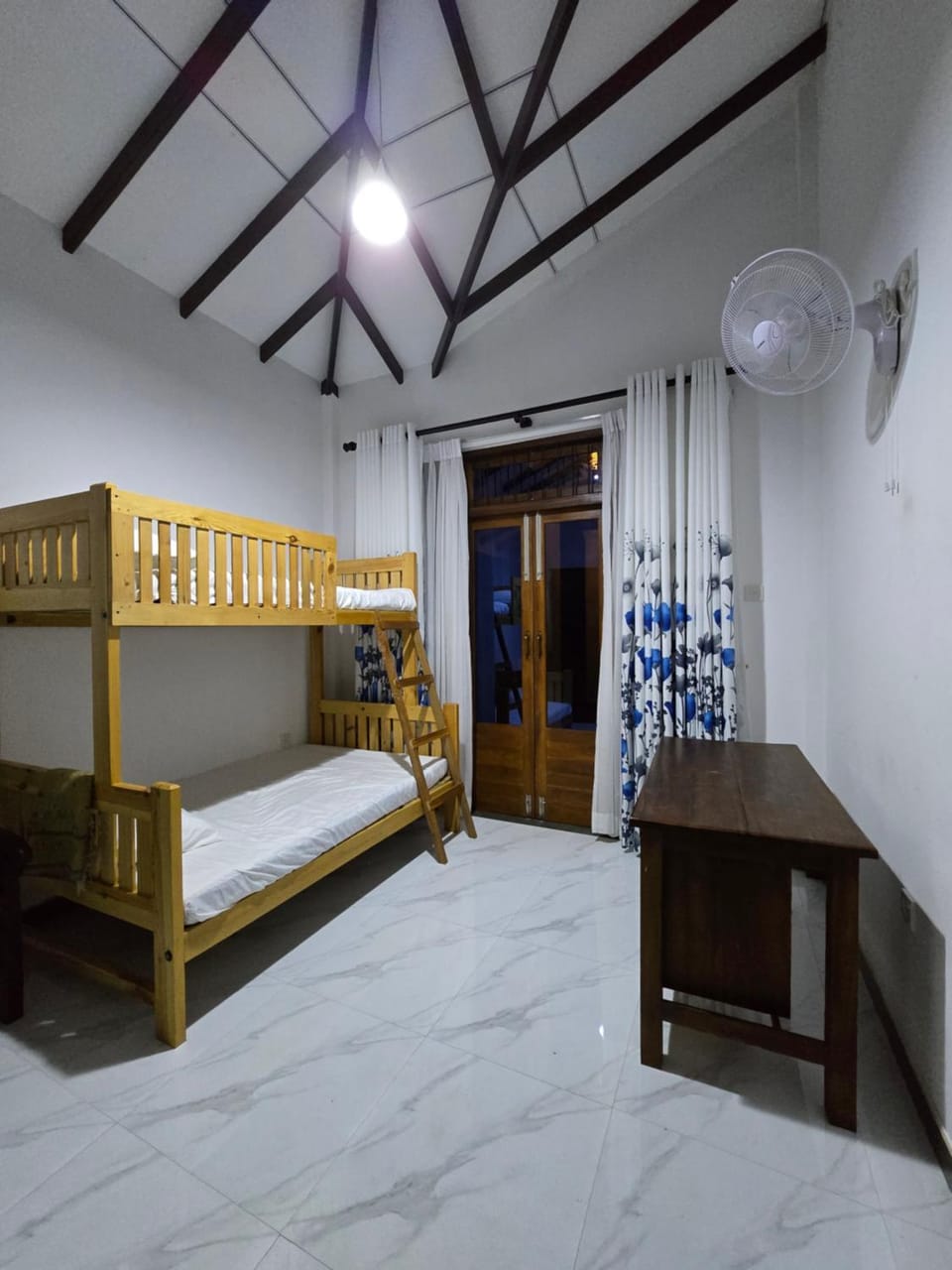 Quick Staỳ Apartment in Central Province