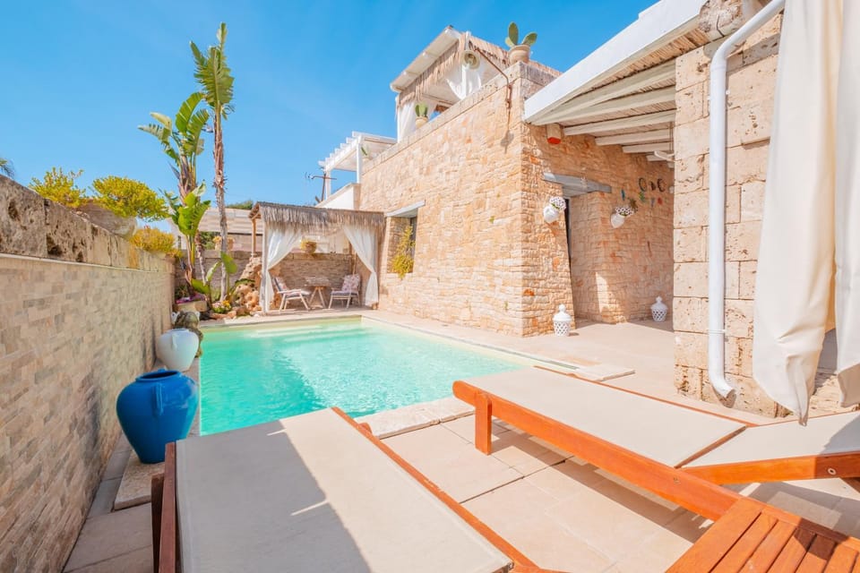 Day, Pool view, Swimming pool, sunbed