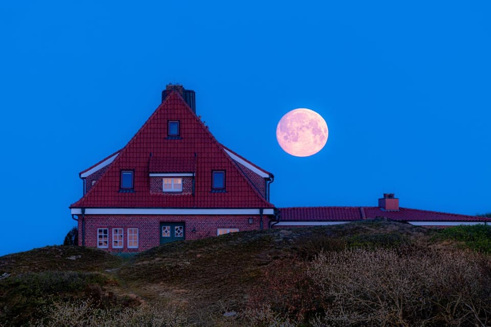 Property building, Night
