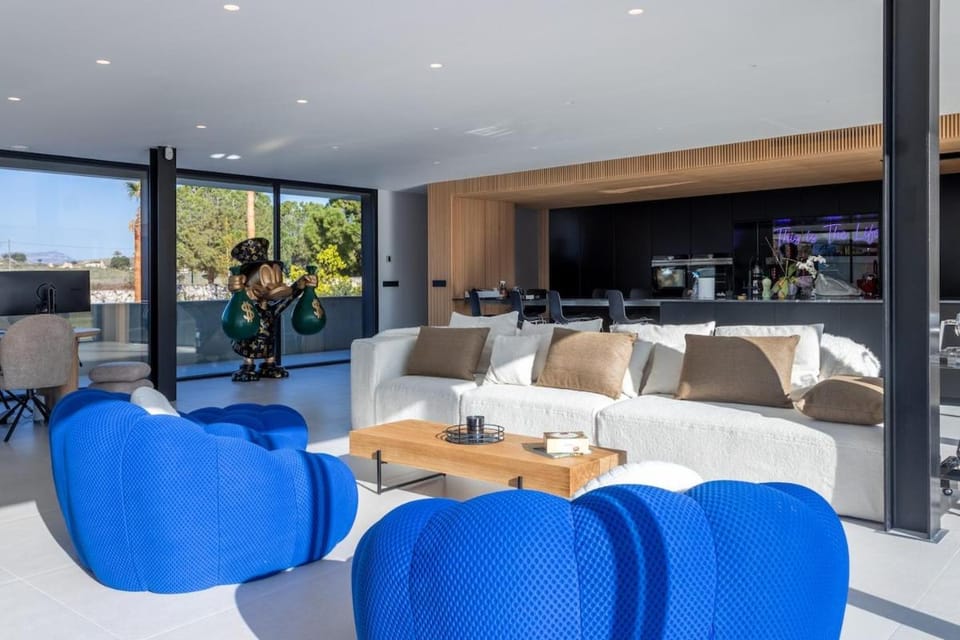 Communal lounge/ TV room, Living room, Lounge or bar