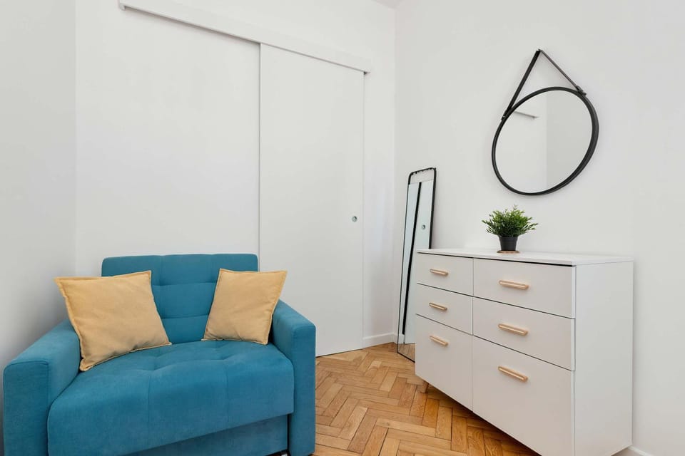 Bedroom, wardrobe
