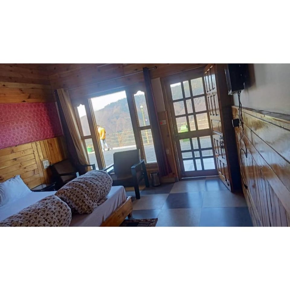 TV and multimedia, Photo of the whole room