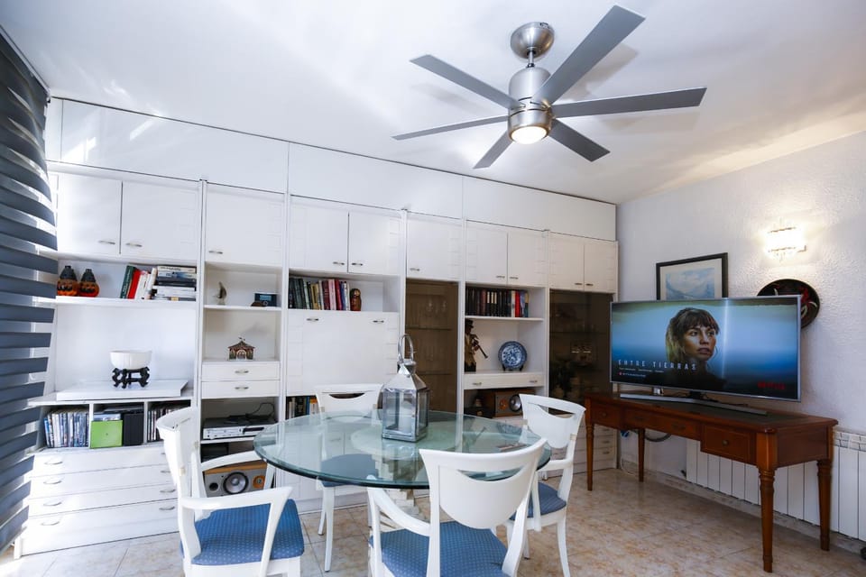 Communal lounge/ TV room, Living room