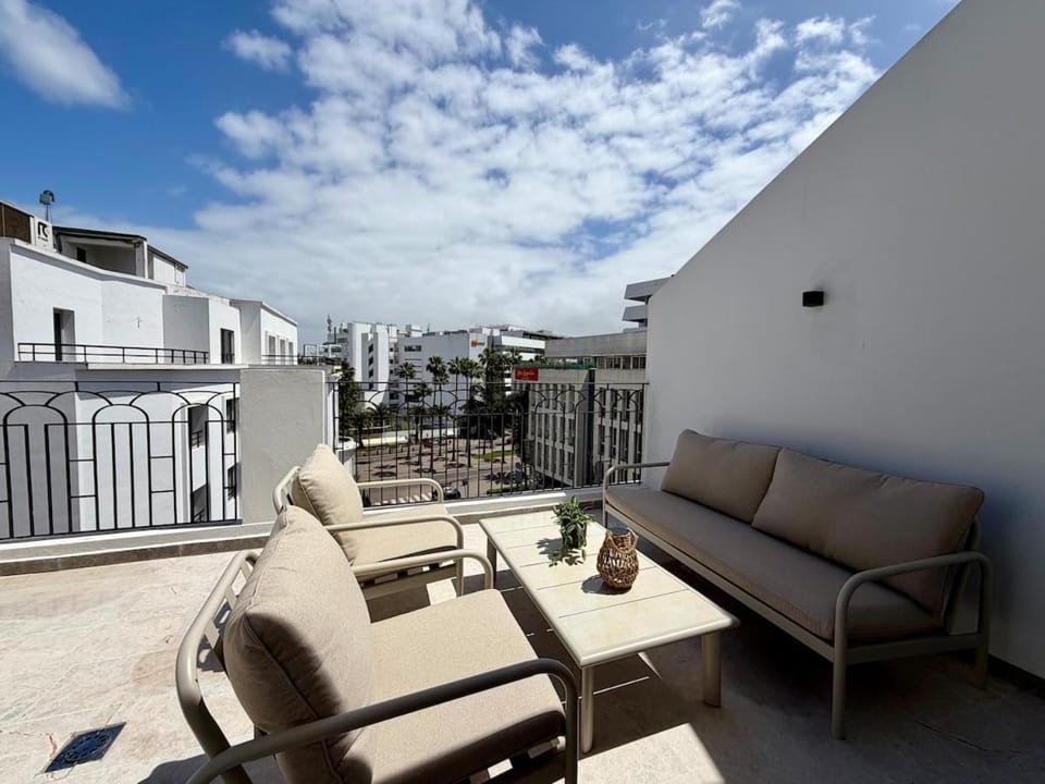 Gauthier Prime - 1BR with Parking and Terrace by US Consulate Apartment in Casablanca