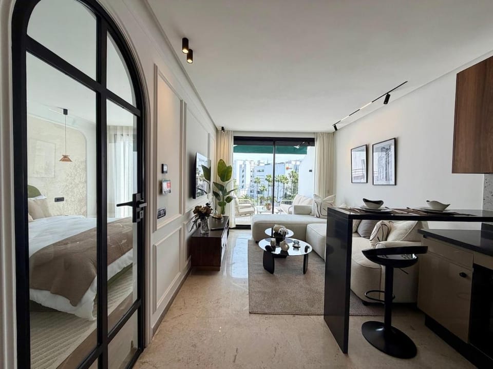 Gauthier Prime - 1BR with Parking and Terrace by US Consulate Apartment in Casablanca