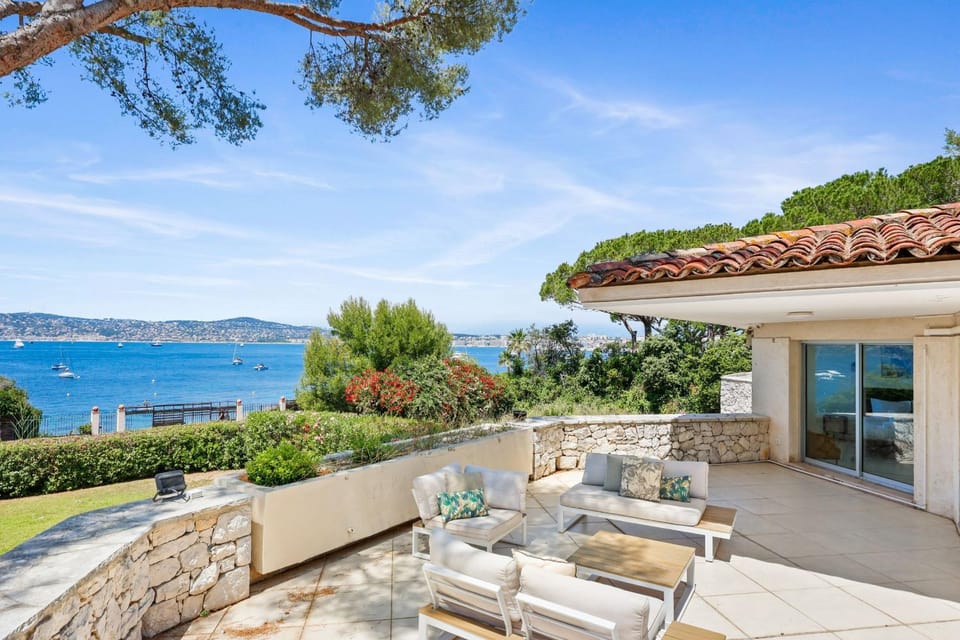Villa d'Exception avec Vue Mer Panoramique - Antibes House in Antibes