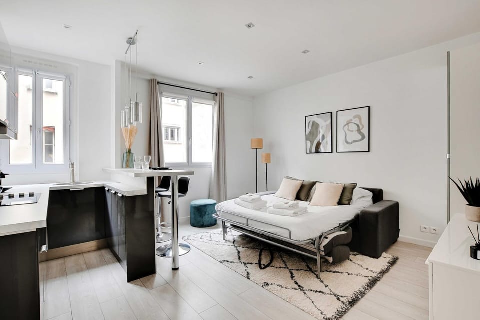 Kitchen or kitchenette, Living room