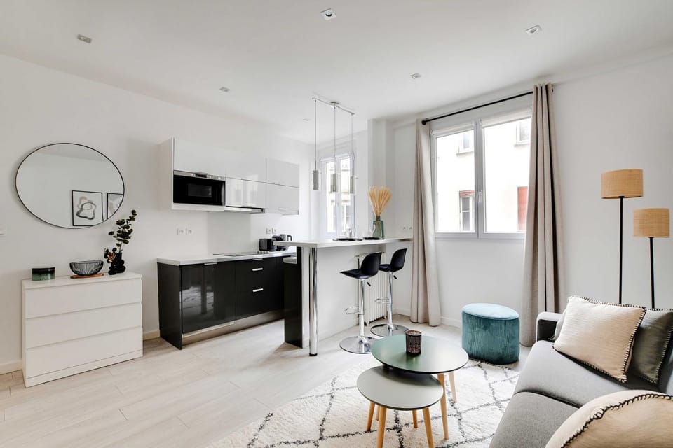 Kitchen or kitchenette, Living room