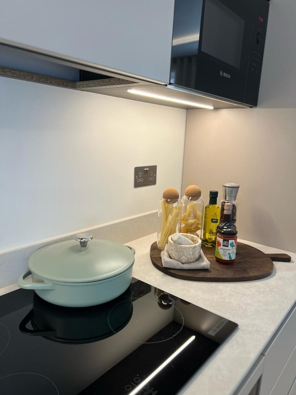 Elegant Ealing Escape Apartment in London Borough of Ealing