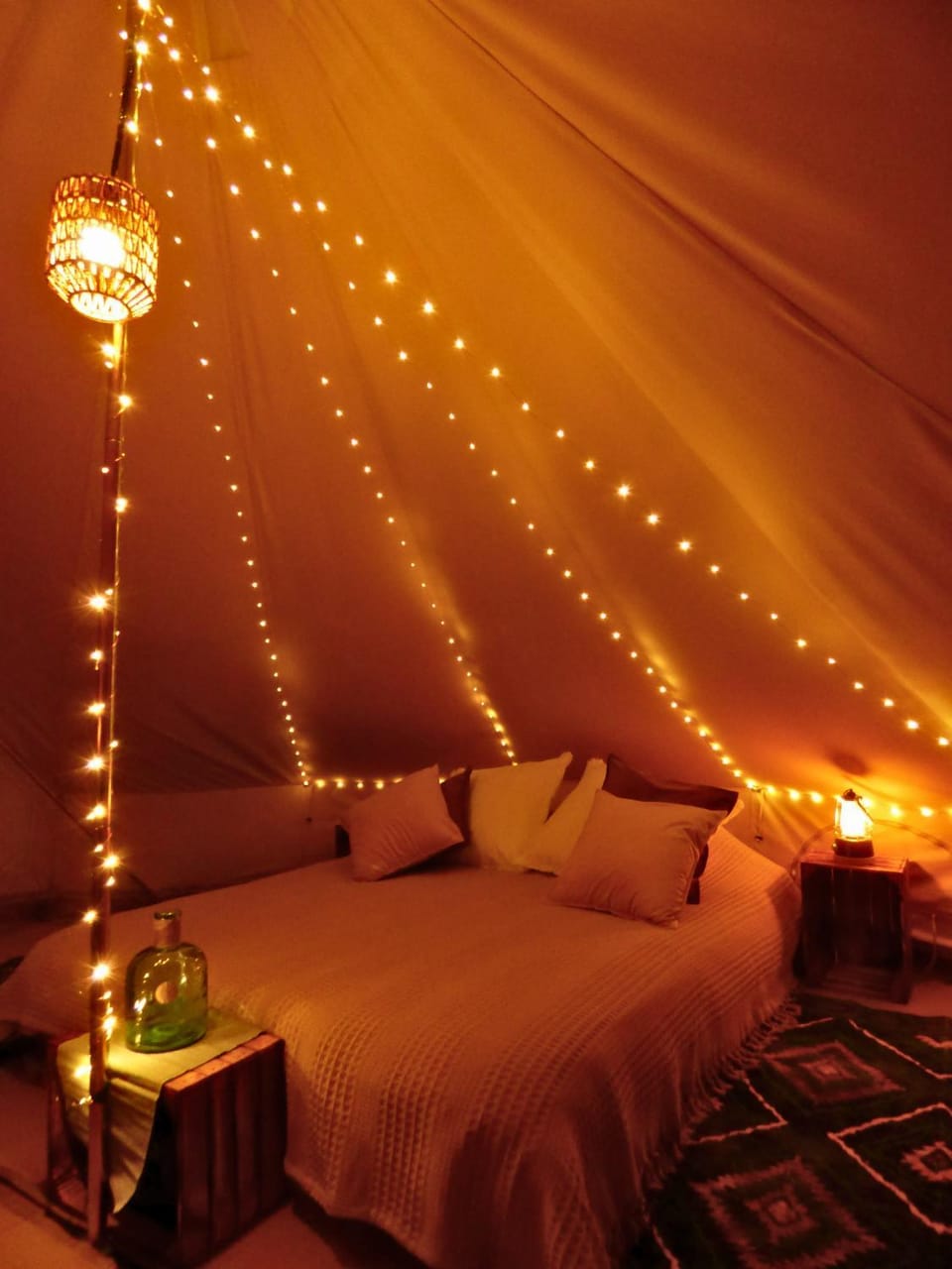 Bed, Night, Photo of the whole room, Bedroom