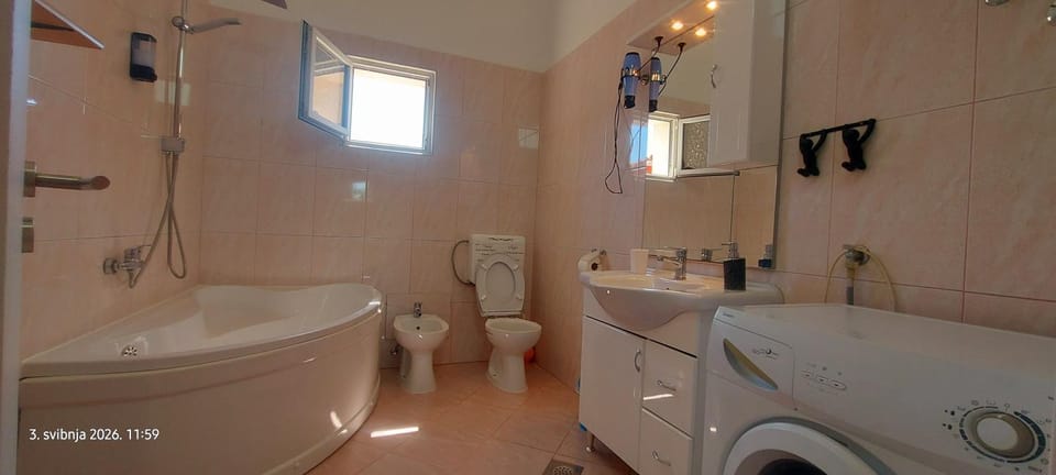Toilet, Bathroom, Bath, washing machine