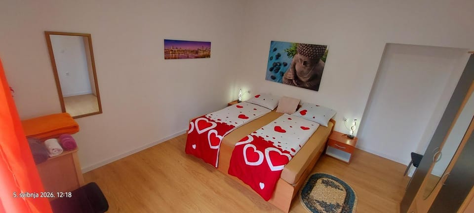 Bed, Bedroom