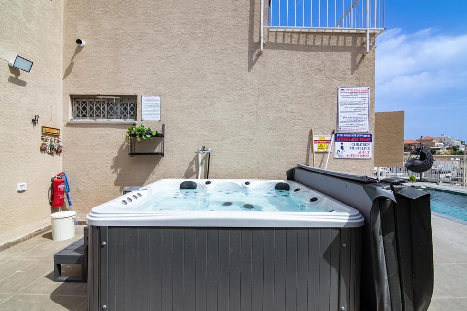 Hot Tub