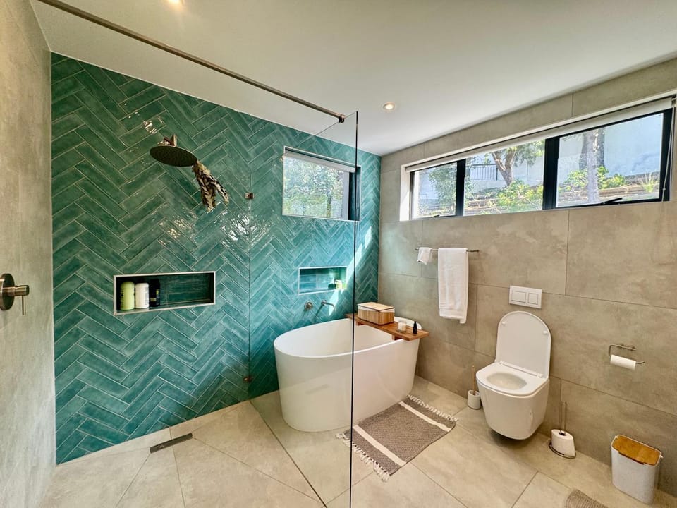Shower, Toilet, Bathroom, Garden view, Bath