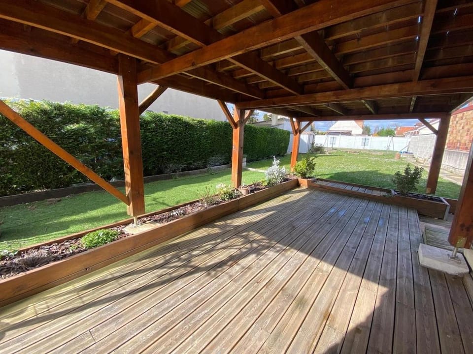 Maison pour 8 personnes avec jardin et à côté Gare RER C & Paris House in Île-de-France