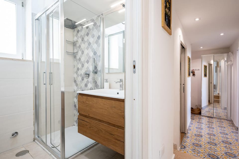 Shower, Bathroom, towels