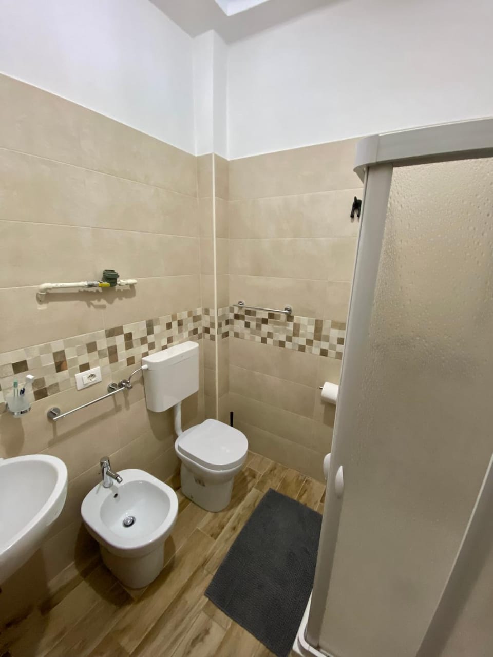 Stanza matrimoniale bagno privato 1975 Vacation rental in Mola di Bari