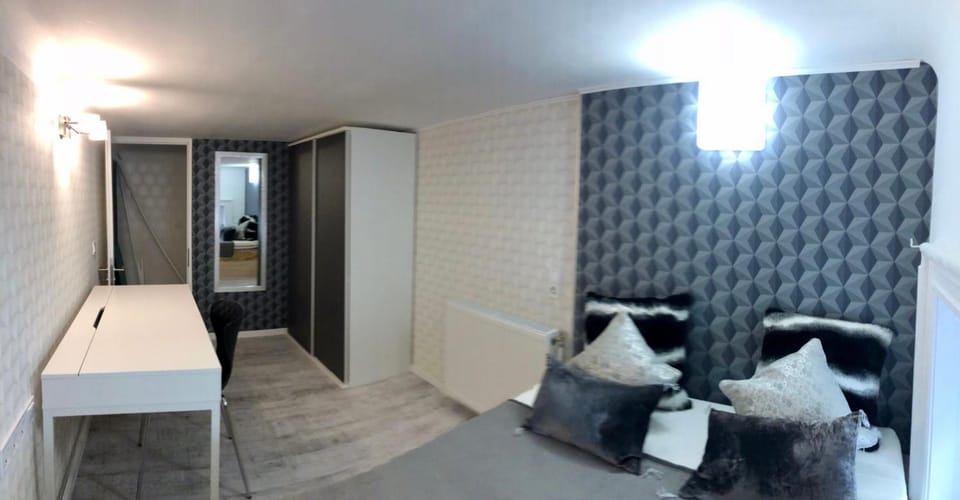 Bed, Photo of the whole room