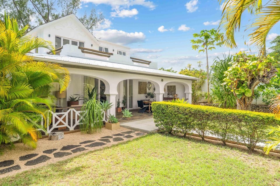 Property building, Patio, Garden