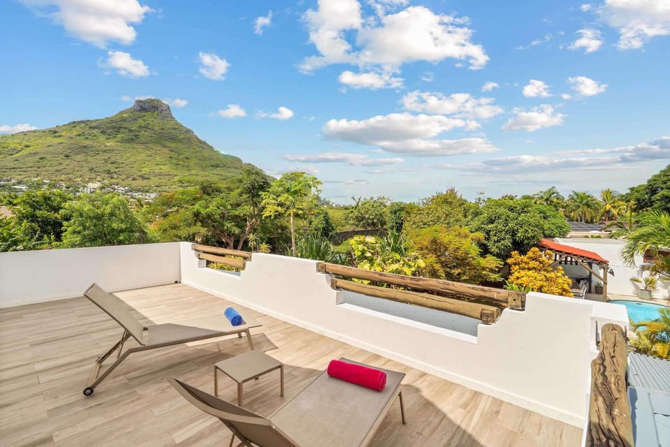 Natural landscape, View (from property/room), Balcony/Terrace, Mountain view, sunbed