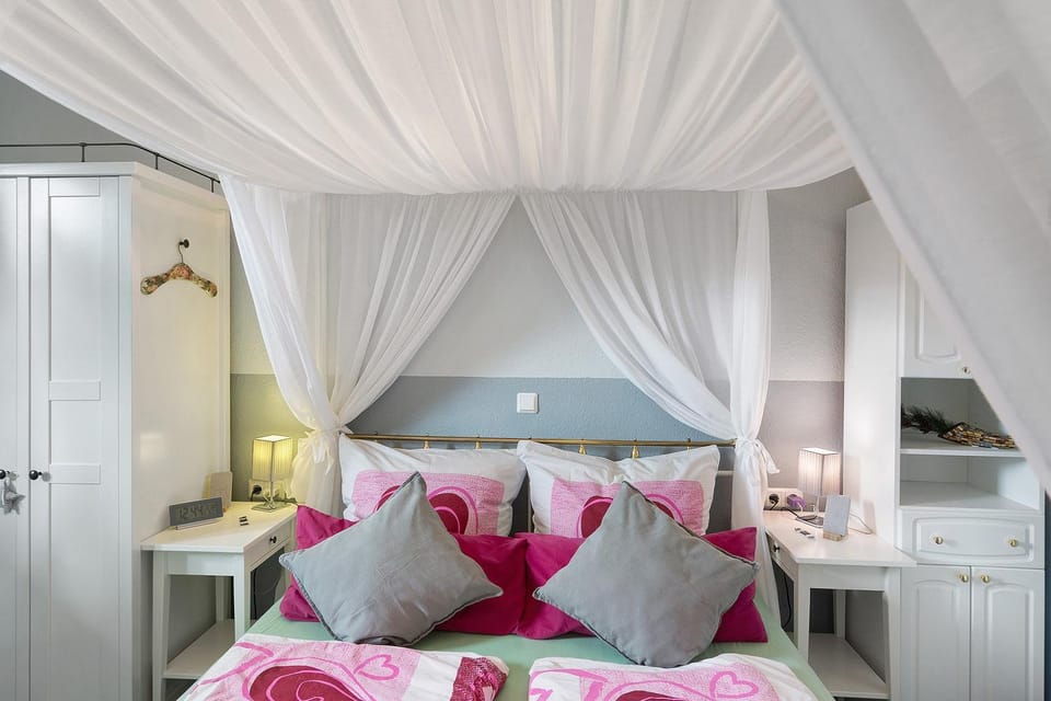 Living room, Bedroom