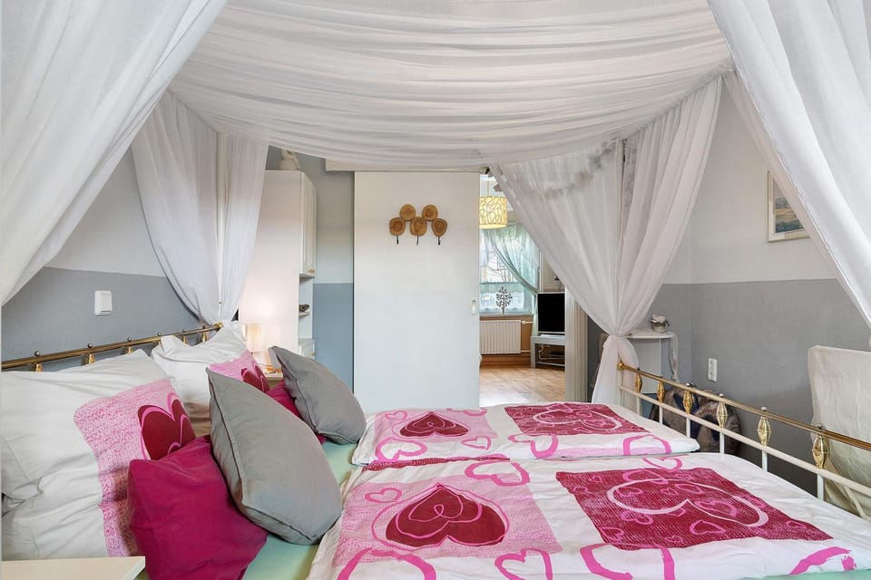 Living room, Bedroom