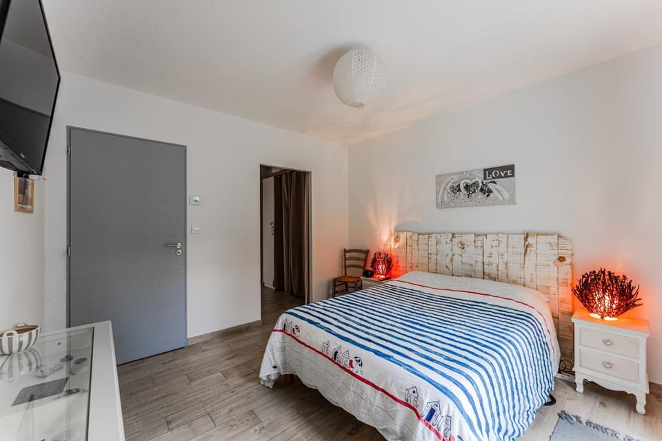 Living room, Bedroom