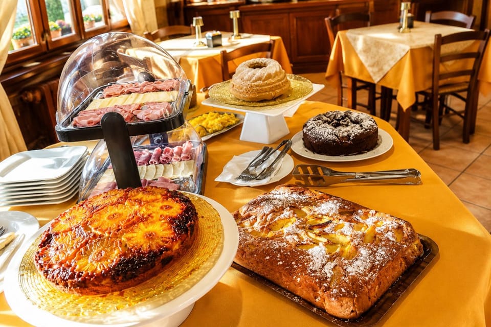 Restaurant/places to eat, Food, Continental breakfast, Buffet breakfast