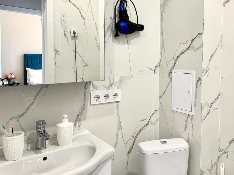 Bathroom, Bath