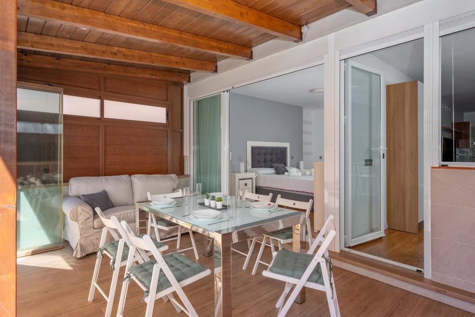 Moon Beach Garden View Apartment in Sitio de Calahonda