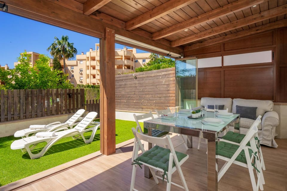 Moon Beach Garden View Apartment in Sitio de Calahonda