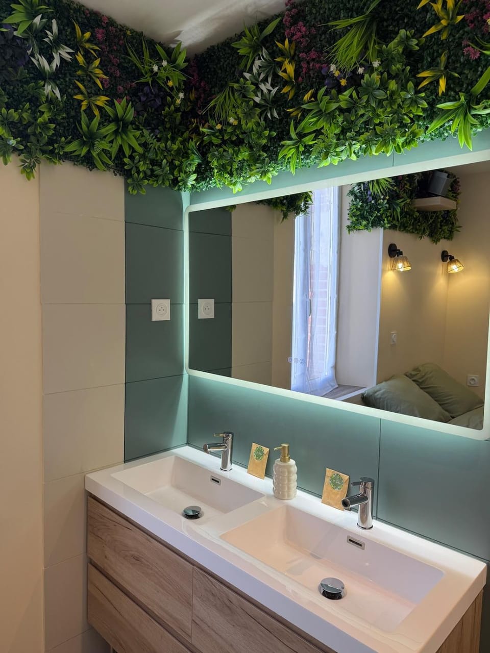 La Jungle - A71 - Jacuzzi et Cinéma Apartment in Centre-Val de Loire
