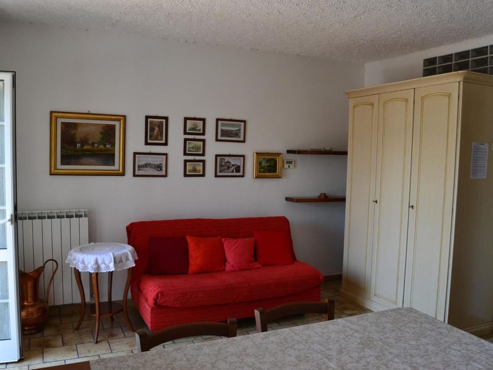 Apartment Cottage 'Red 5' mit Blick aufs Wasser by Interhome Apartment in Imperia