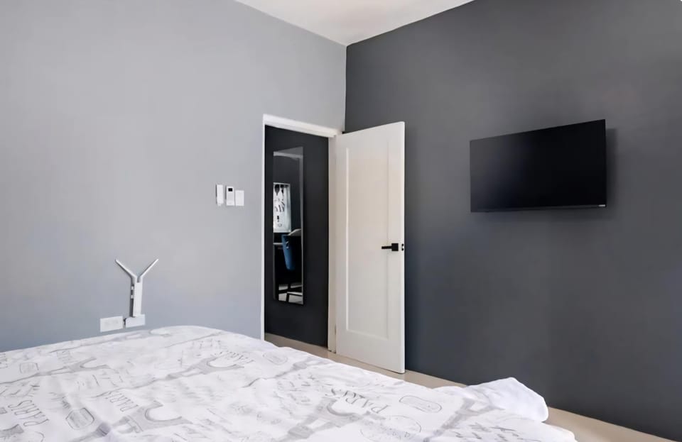 Luxury 2BR Oasis Spacious Kenhill Retreat Apartment in Kingston
