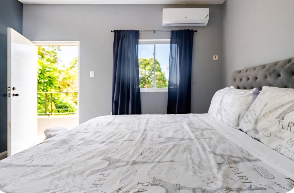 Luxury 2BR Oasis Spacious Kenhill Retreat Apartment in Kingston