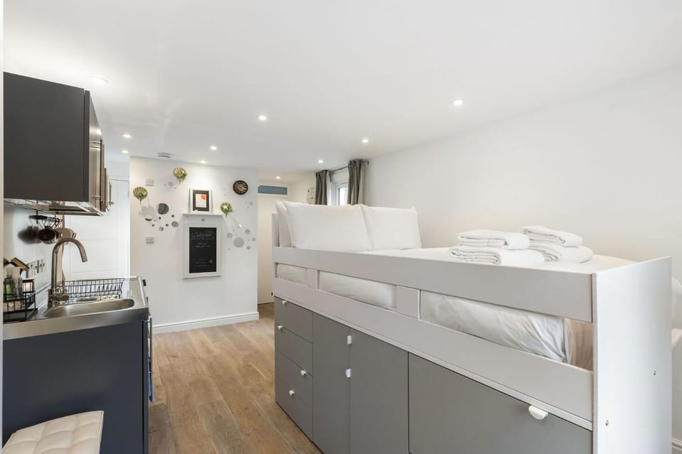 GuestReady - Modern Studio in Stamford Brook Apartment in London Borough of Hounslow