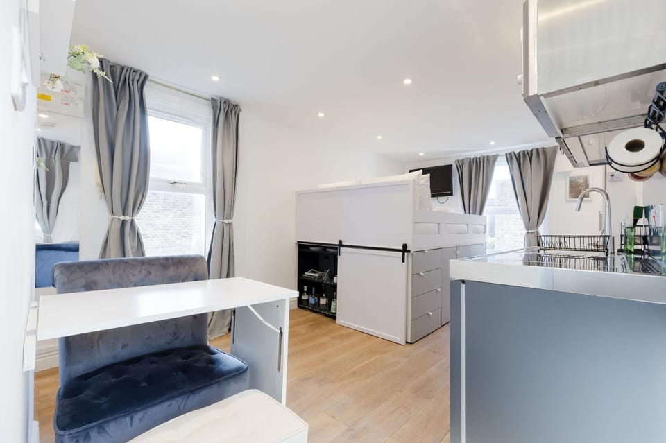 GuestReady - Modern Studio in Stamford Brook Apartment in London Borough of Hounslow