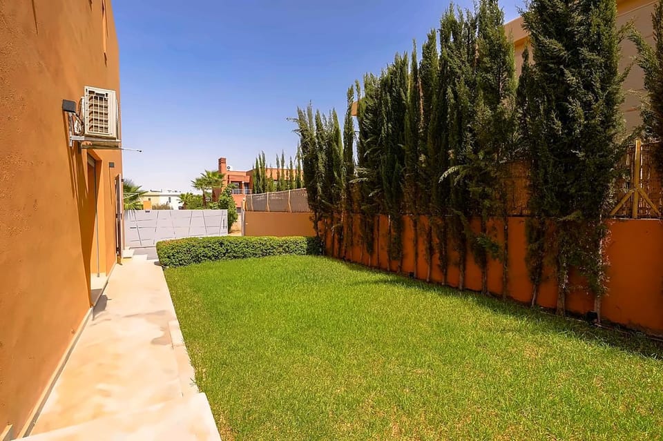 Property building, Day, Garden, Garden view
