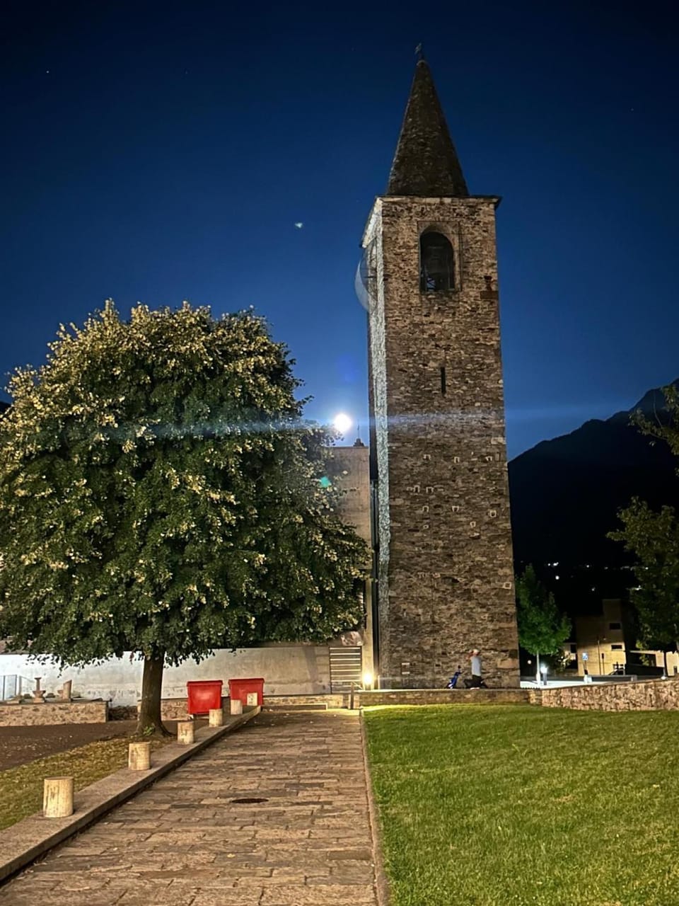 Nearby landmark, Night, Natural landscape, Landmark view