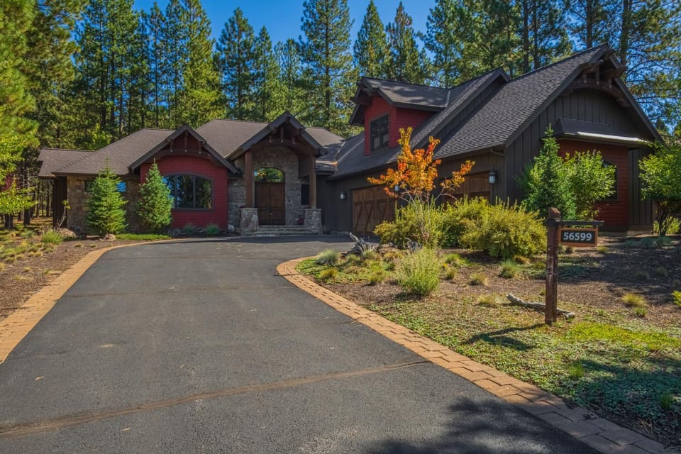 56599 Sunstone Loop House in Oregon