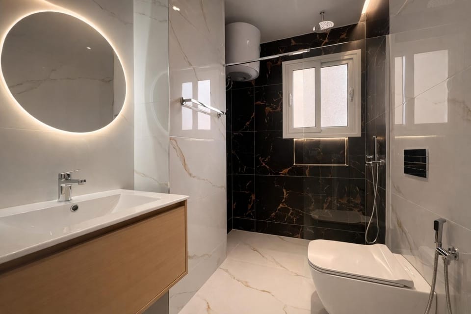 Shower, Toilet