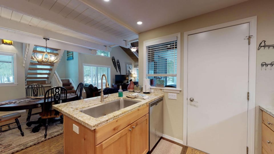 33 Tennis Village Apartment in Sunriver